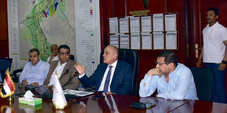 "عمارة"يتابع الموقف التنفيذى بجولات المراكزوالمدن واجتماعات دورية