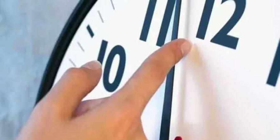 الغاء التوقيت الصيفي وتأخير الساعة 60 دقيقة