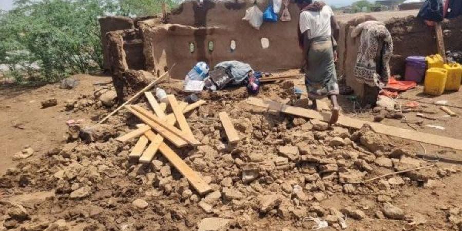جراء الأمطار.. خسائر بشرية ومادية كبيرة وقطع للطرقات والجسور بعدة محافظات يمنية (تقرير)