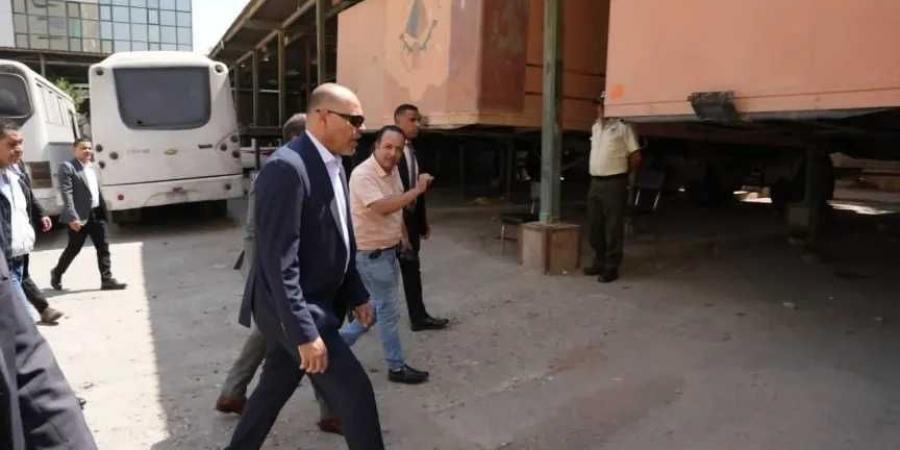 تنفيذًا لتوجيهات الرئيس السيسي ..وزير العمل يتفقد وحدتي تدريب مهني متنقلة