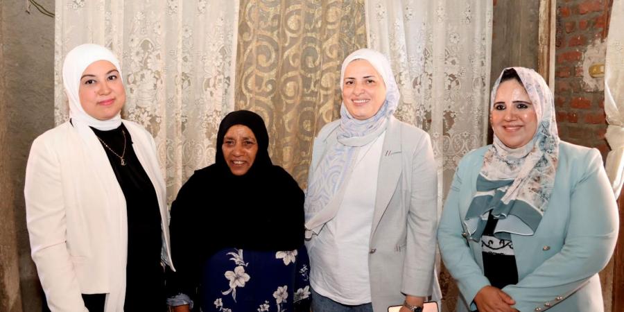 لفتة إنسانية من محافظ الإسماعيلية لجبر خاطر  "بائعة الخبز"