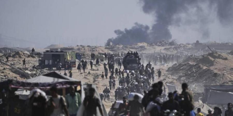 قصف مكثف يستهدف مدينة غزة ونزوح واسع للسكان