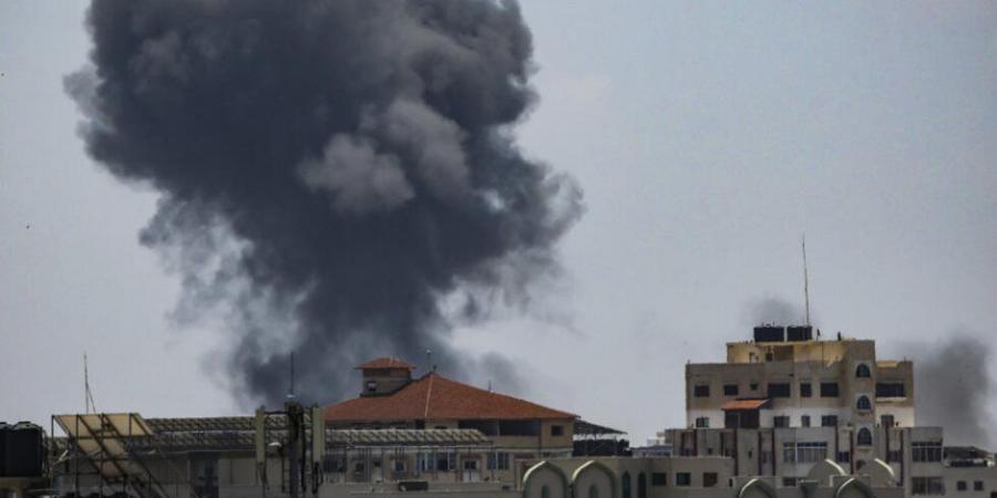 التليفزيون الفلسطينى : غارات إسرائيلة مكثفة تستهدف جباليا فى شمال قطاع غزة