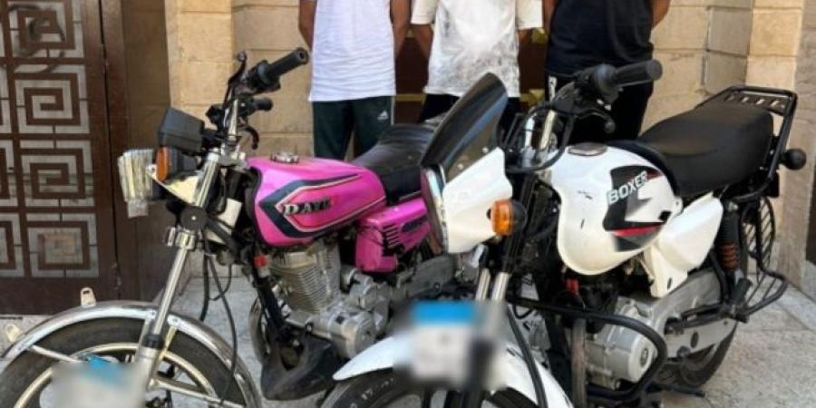 ضبط المتهمين بالتعدى بالضرب على المواطنين بشكل مهين