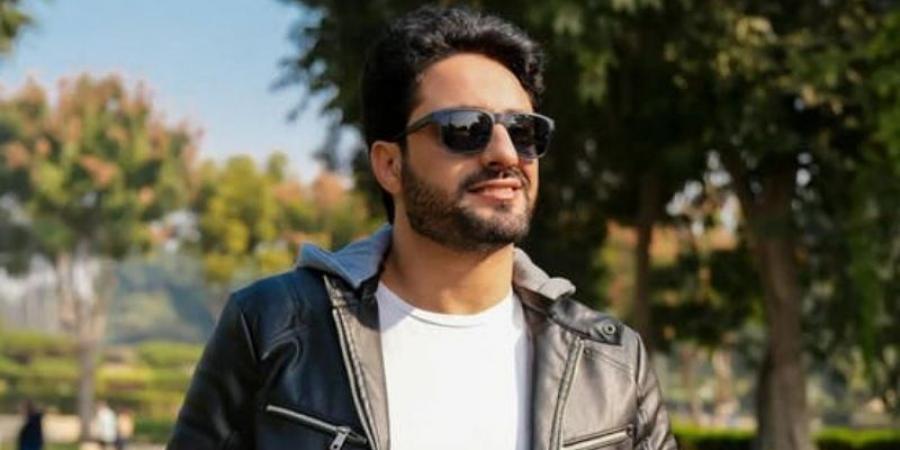 وفاة مفاجئة لفنان مصري.. سقط أثناء مشاركته بمباراة كرة قدم
