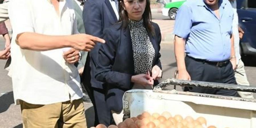قوافل غذائية متنقلة تجوب البحيرة بأسعار مخفضة