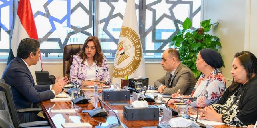عوض: تشجيع الاستثمار في تدوير المخلفات أولوية لتعزيز التنمية المستدامة