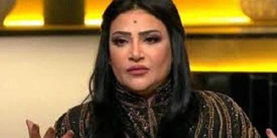 بدرية طلبة عن شائعة شطبها من نقابة: " لسه لكم عين"