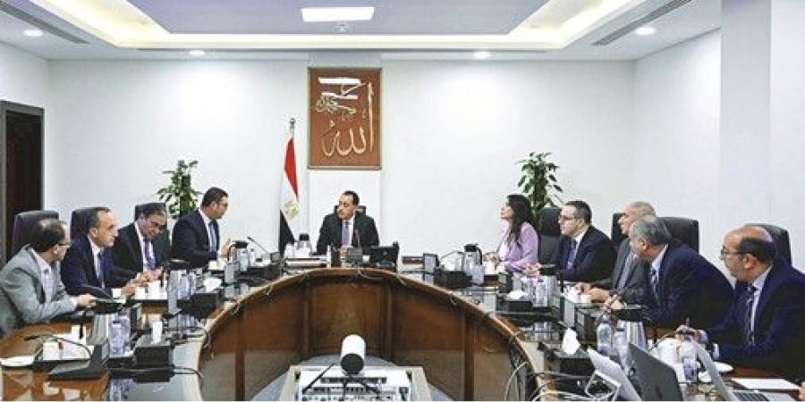 مدبولي يتابع موقف «سكن لكل المصريين» ومبادرة «بيتك في مصر» المقرر طرحها للمصريين بالخارج