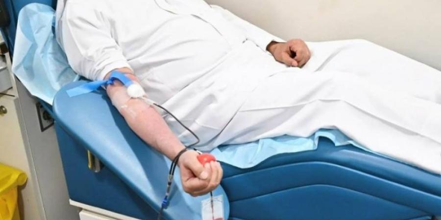 الدكتور الربيعة ومنسوبو مركز الملك سلمان للإغاثة يشاركون في الحملة الوطنية للتبرع بالدم