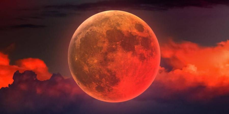 خسوف كلي للقمر 7 و 8 الجاري بسماء الإمارات