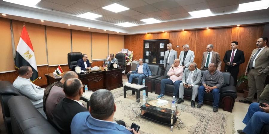 محافظ أسيوط: نصف مليون جنيه لدعم التعليم الفني