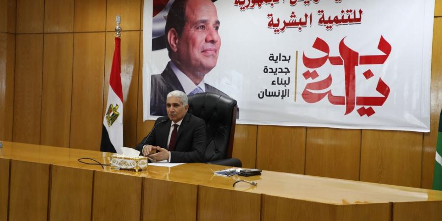 السكرتير العام الجديد بالمنيا يتسلم مهام عمله