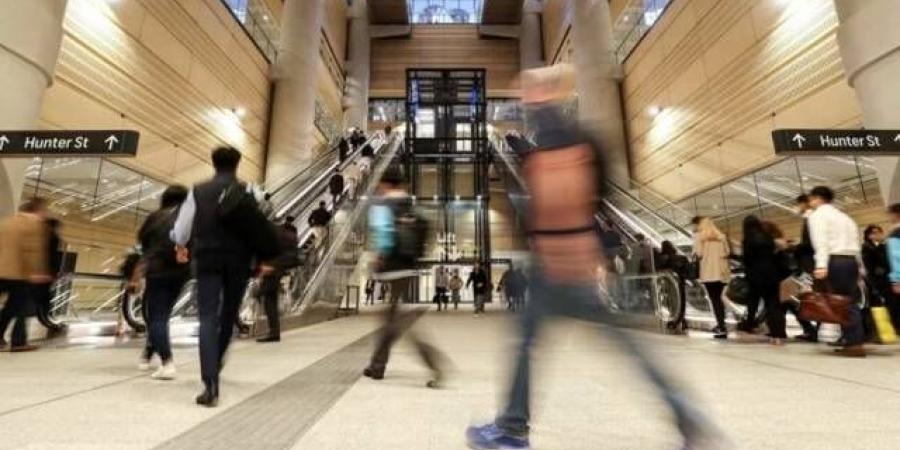 أكبر صندوق معاشات تقاعدية بأستراليا يضيف 10 مديري أسهم