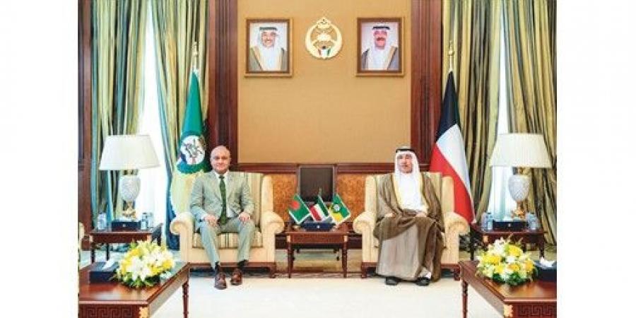 رئيس الحرس الوطني بحث تعزيز العلاقات مع سفير بنغلاديش