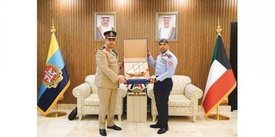 نائب رئيس الأركان بحث التعاون المشترك مع وفد عسكري مصري