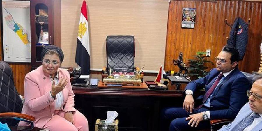 دويدار يستقبل نائب وزير الصحة في ثاني أيام زيارتها لسوهاج لتعزيز جهود صحة الأم والطفل
