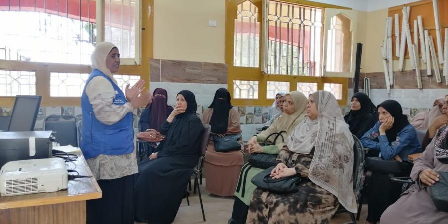 وكيل وزارة الصحة بالأقصر يتابع حملة التجريع ضد مرض البلهارسيا