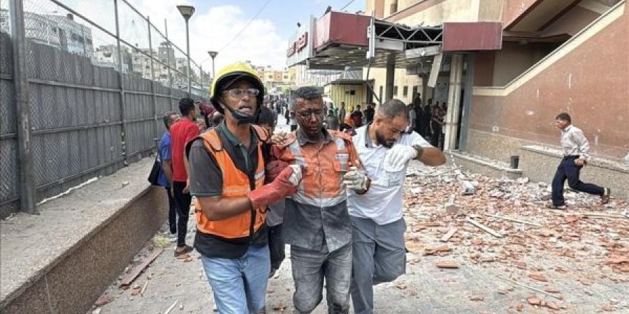 حكومة غزة تُفند رواية إسرائيل "المٌضللة" حول مجزرة "مشفى ناصر"