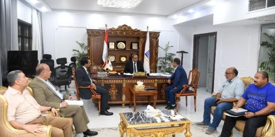 محافظ قنا يستقبل رئيس جهاز المدينة الجديدة لبحث سبل التعاون