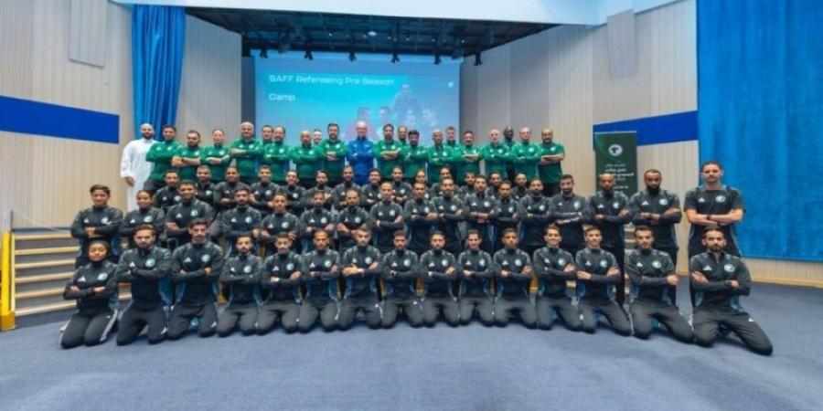 حكام دوري روشن يختتمون معسكرهم الإعدادي في الطائف