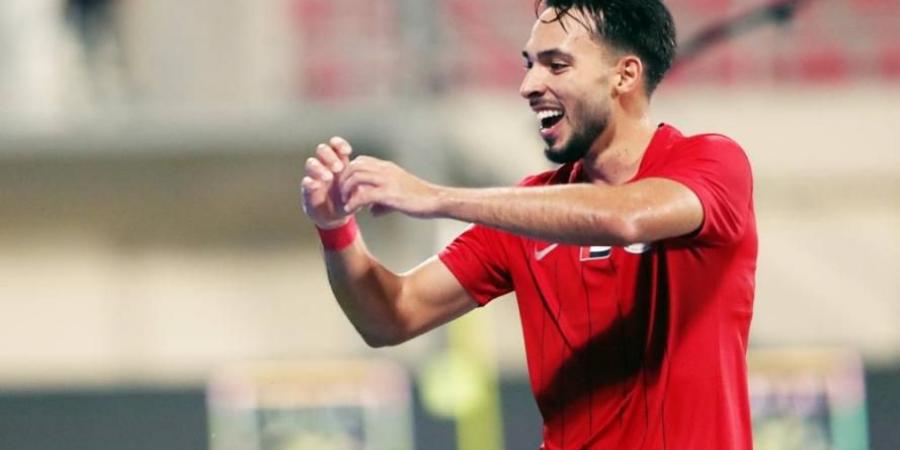 مونيز سعيد بهدفه العالمي في شباك خورفكان