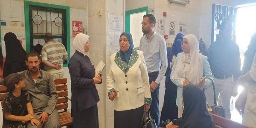 وفد هيئة التأمين الصحي الشامل في زيارة للمنشآت الصحية بمطروح