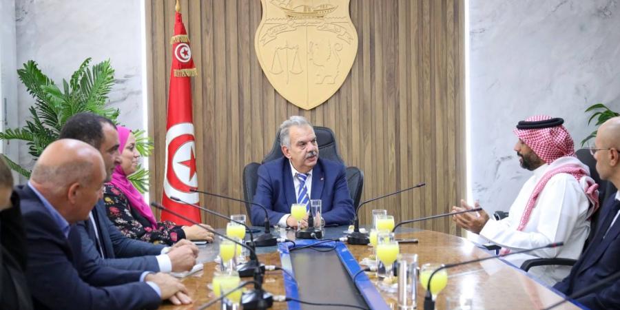 وزير الشباب والرياضة يستقبل رئيس الاتحاد العربي لألعاب القوى والوفد المرافق له