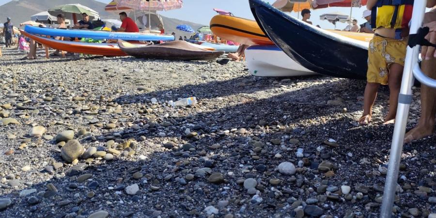 شفشاون.. بلطجية "البيدالوس" و"الباراسول" يستعمرون شاطئ تارغة
