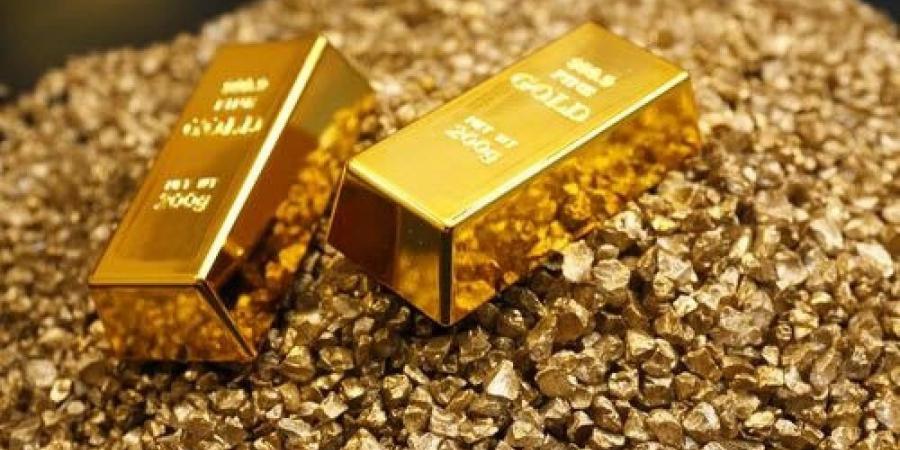 تراجع طفيف لأسعار العقود الآجلة للذهب