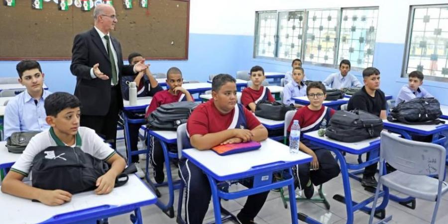 استطلاع آراء أولياء الأمور حول العودة إلى المدارس