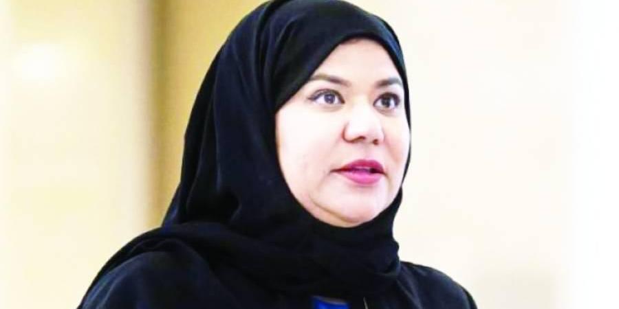سناء سهيل: المرأة الإماراتية دورها أساسي في بناء الوطن