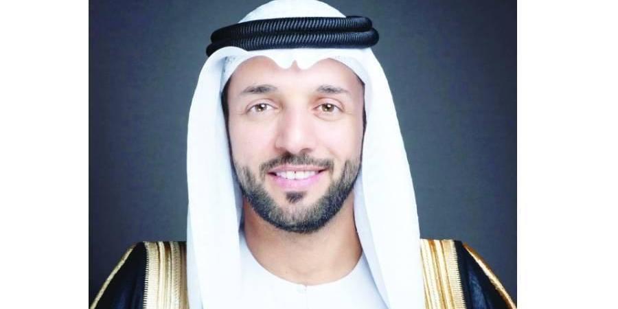 سلطان النيادي: المرأة الإماراتية دورها جوهري في النهضة الحضارية